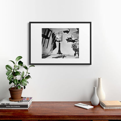 Dalí Atomicus, Salvador Dali painting with flying cats and water spurts surrealism / surrealist black and white photograph / photography by Philippe Halsman Framed Art Print Gallery Image 8