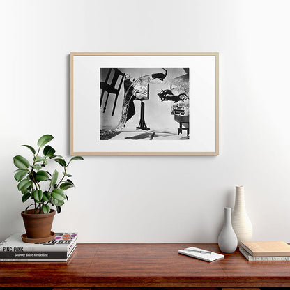 Dalí Atomicus, Salvador Dali painting with flying cats and water spurts surrealism / surrealist black and white photograph / photography by Philippe Halsman Framed Art Print Gallery Image 28